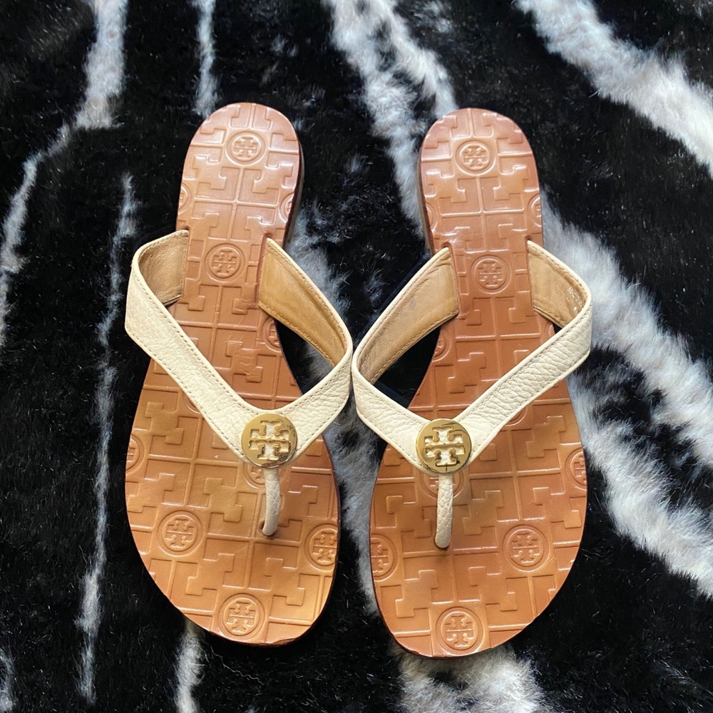 Tory Burch Thora Flat Thong Leather Sandals, White Size 7